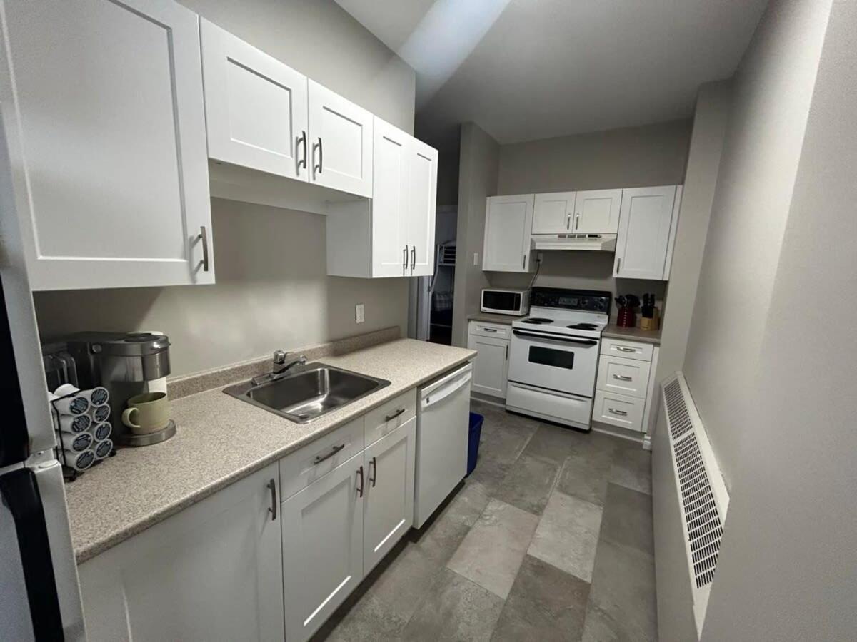New Large Luxurious 2Br Condo In The Heart Of Uptown Coffee, Wifi Saint John Exteriör bild